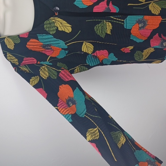 ♥️SOLD♥️MIRASOL BLACK & COLORFULLY FLORAL LONG SLEEVE RIBBED TOP SZ L - Picture 8 of 10
